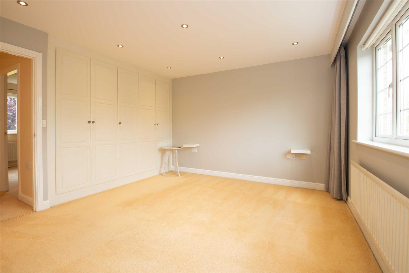 Carisbrooke Way, Kingsmead, Milton Keynes